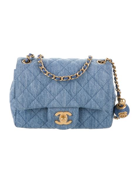 Chanel 2020 Caviar Pearl Crush Mini Flap Bag w/ Tags .